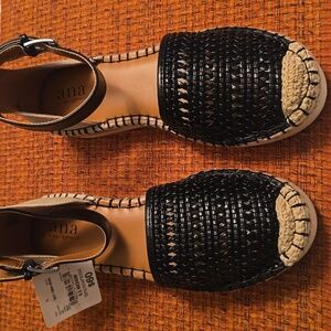 A.N.A BRAND WOMENS BLACK & TAN SUMMER SHOES WITH ADJUSTABLE ANKLE STRAP SIZE 6.5